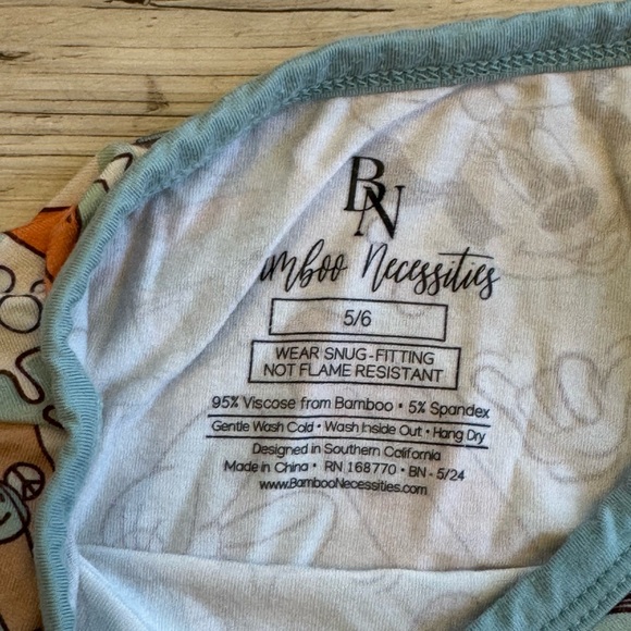 Bamboo Necessities | Disney Magical Summer Bamboo Pajama Set | Size: 5/6 - Picture 5 of 7